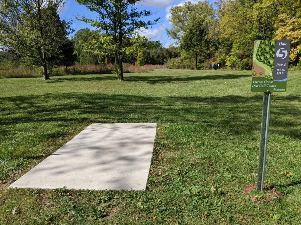 tee pad pole do disc golfa